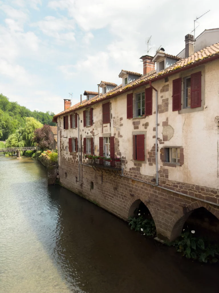 canal a saint-jean-pied-de-port