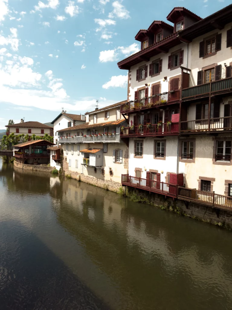 canal a saint-jean-pied-de-port