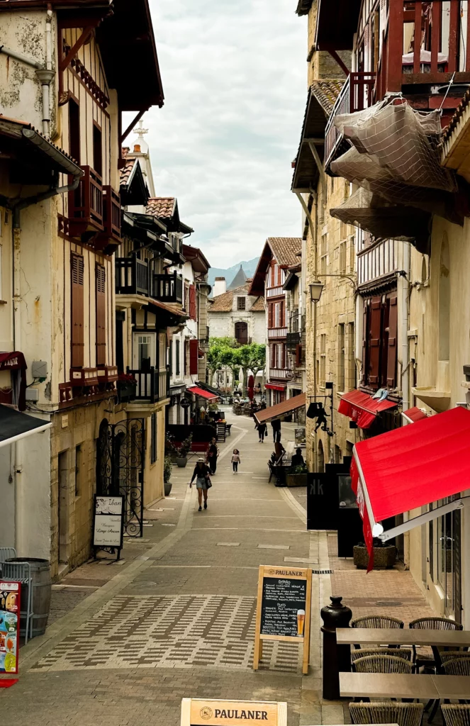 rue de saint-jean-de-luz